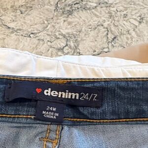 Denim 24/7 Light Wash Blue Jeans with Red Heart Logo